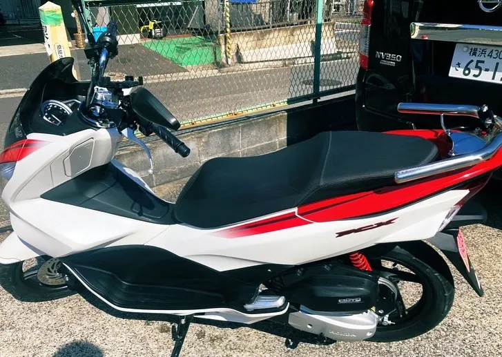 本日、HONDA PCX125を洗車させて頂きました。