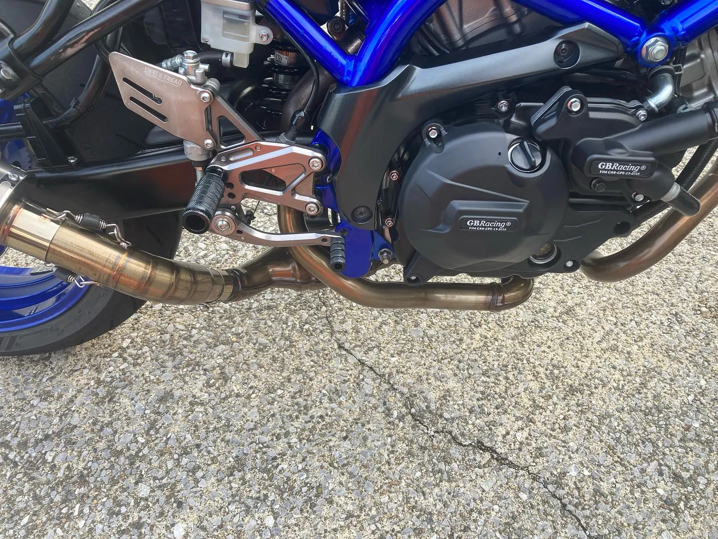 本日、SUZUKI SV650を洗車とガラス系ポリマーコーテ...