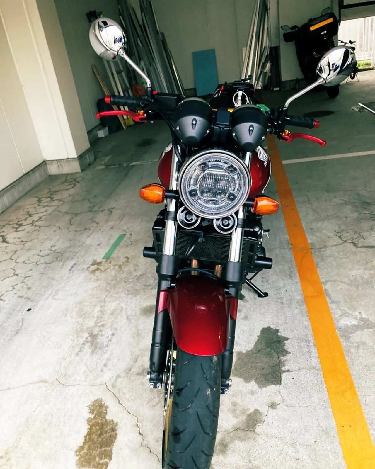 本日、HONDA CB400SFを洗車させて頂きました。