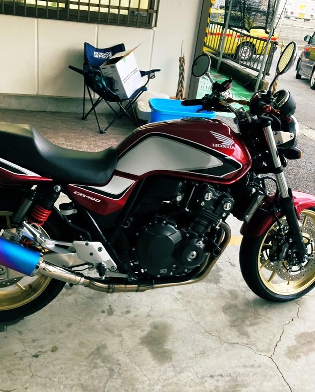 本日、HONDA CB400SFを洗車させて頂きました。